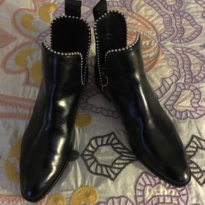 NWOT black boots
